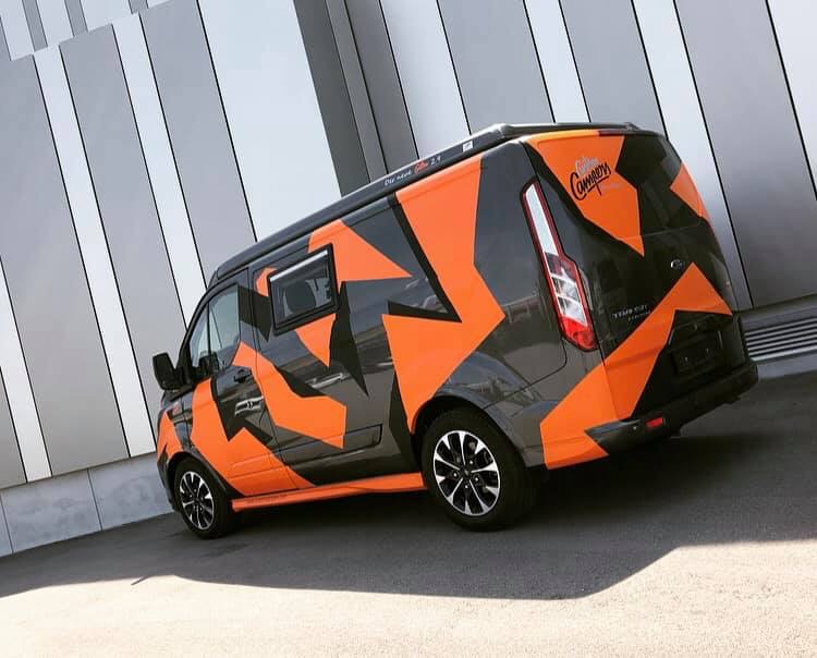 Glänzende Autofolierung mit Premium-Vinylfolie – Wrapfamily